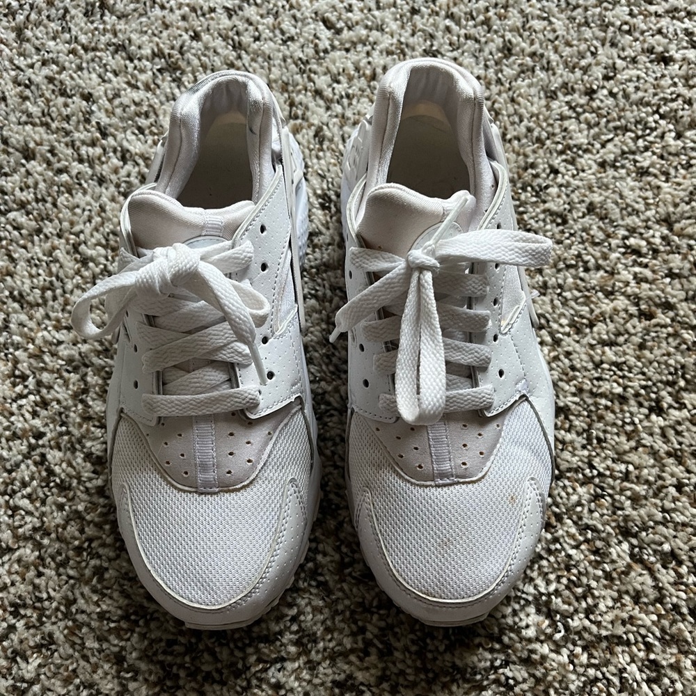 NIKE AIR WHITE HUARACHE